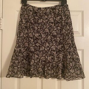 🐠AGB  Brown and White Patterned Skirt with Ruffle Bottom. Petite Medium.